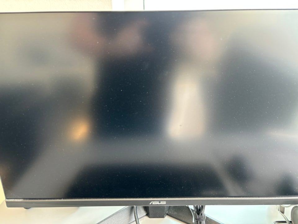 ASUS TUF 27” 1440p skærm