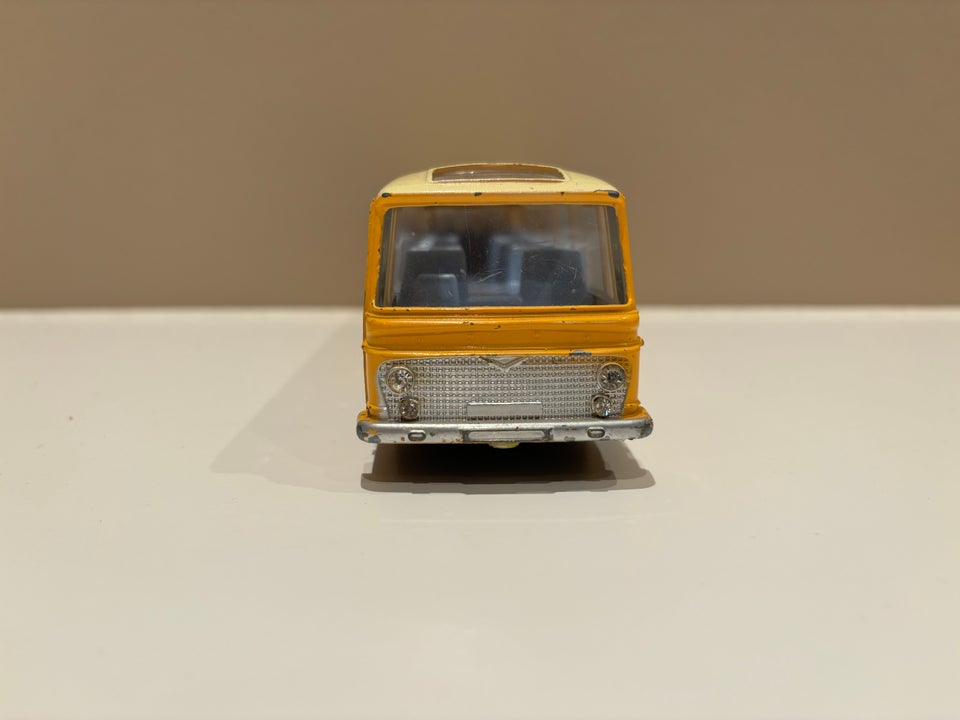 Modelbus, Dinky Supertoys Vega