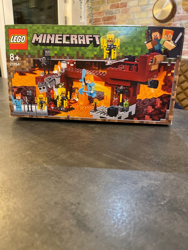 Lego Minecraft, 21154