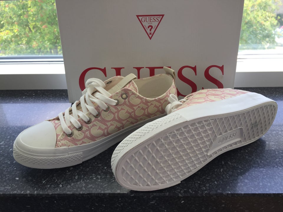 Sneakers, str. 39, GUESS