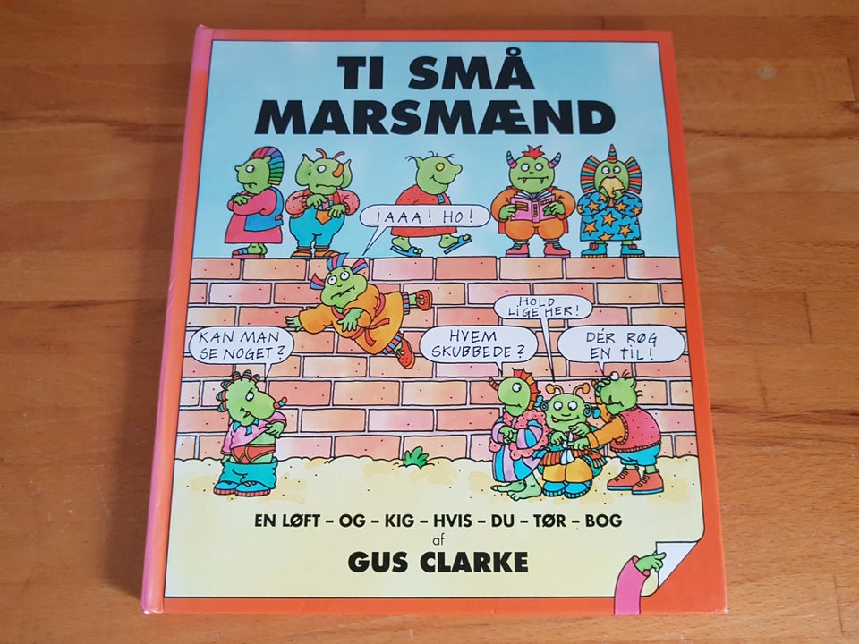 Ti små marsmænd, Gus Clarke