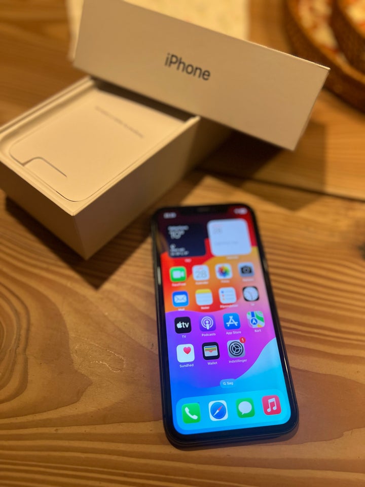 iPhone 11, 64 GB, sort