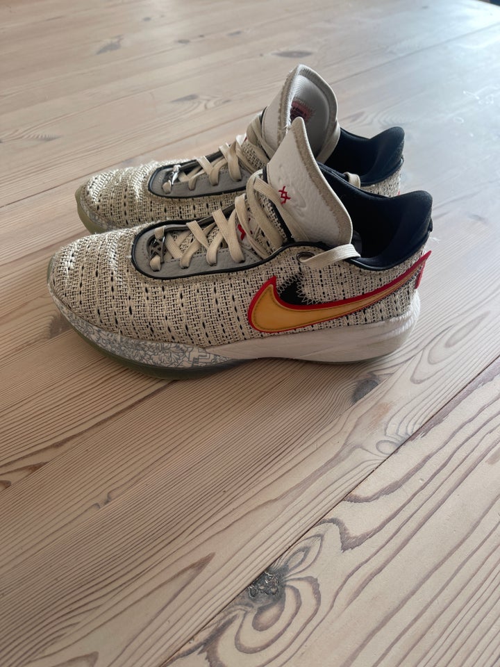 Basketstøvler Nike Lebron 20