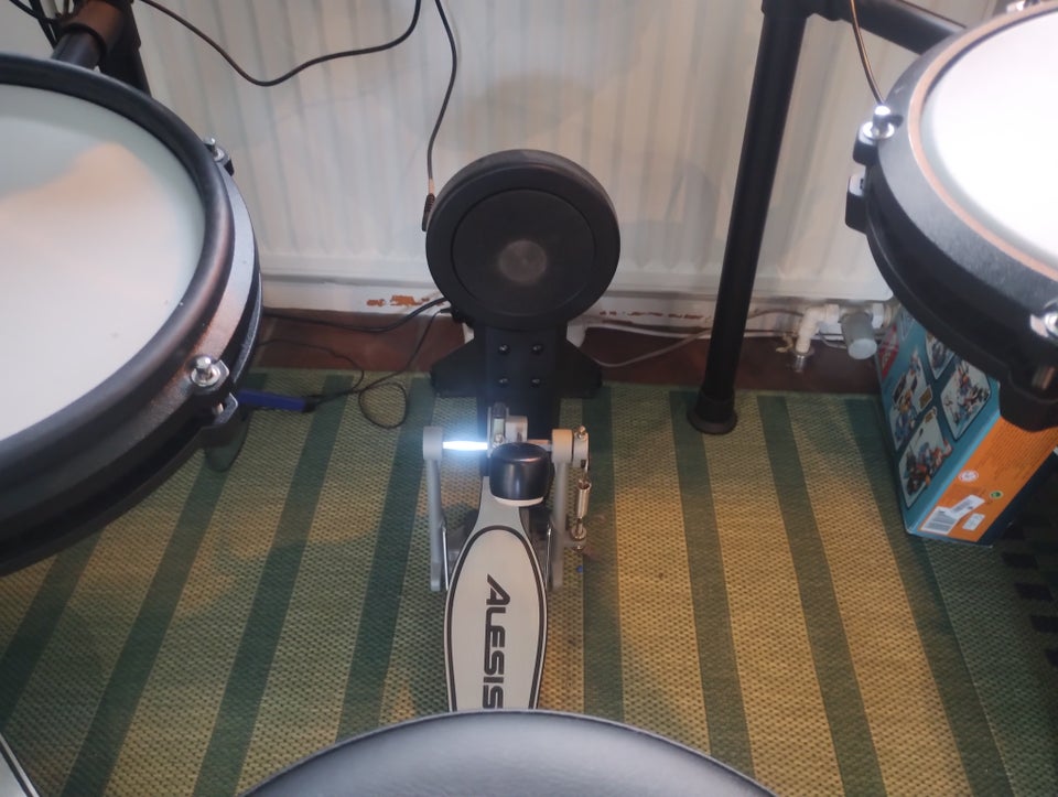 Trommesæt, Alesis Nitro Max