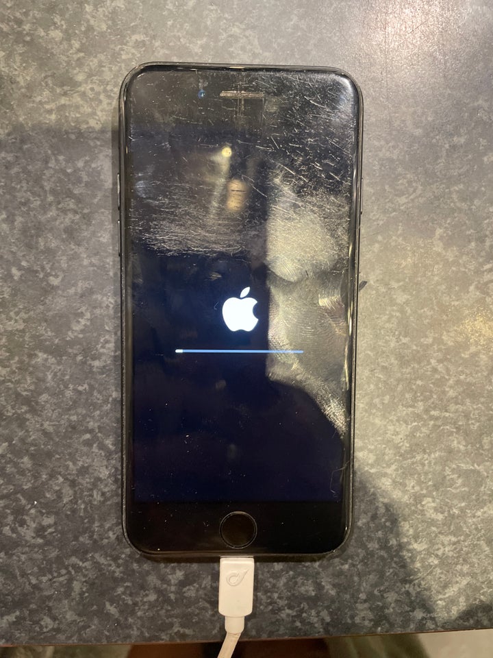 iPhone 7, 128 GB, sort