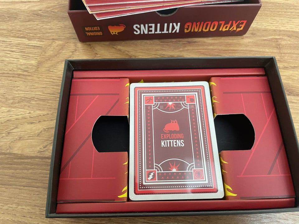 Exploding Kittens, Familiespil,