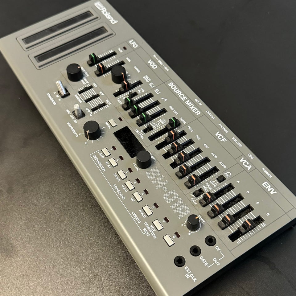 Roland SH-01A