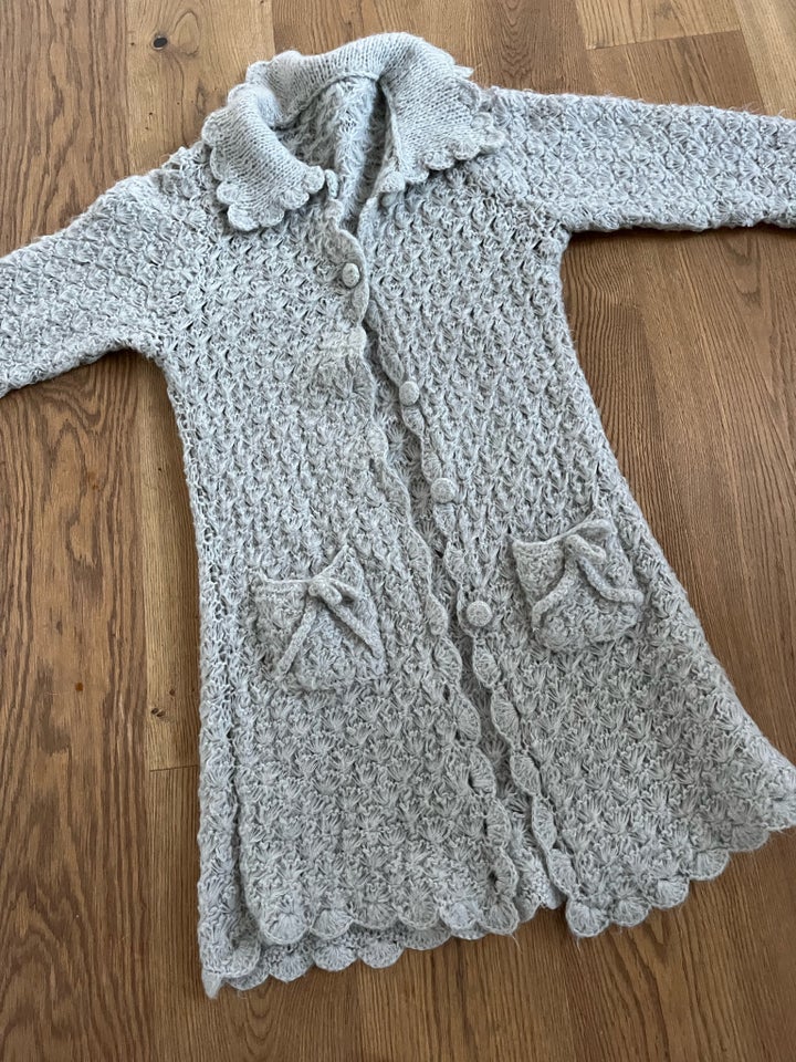 Cardigan, Q, str. 38