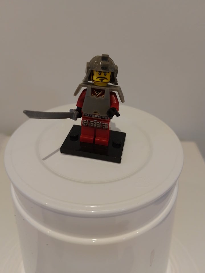 Lego Minifigures, Samurai warrior