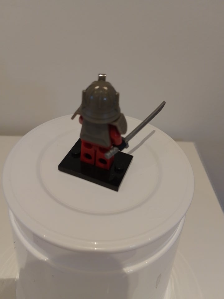 Lego Minifigures, Samurai warrior