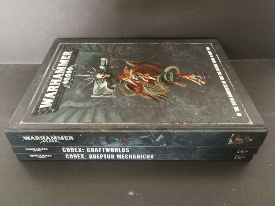 Warhammer 40,000 (3 bind), emne: