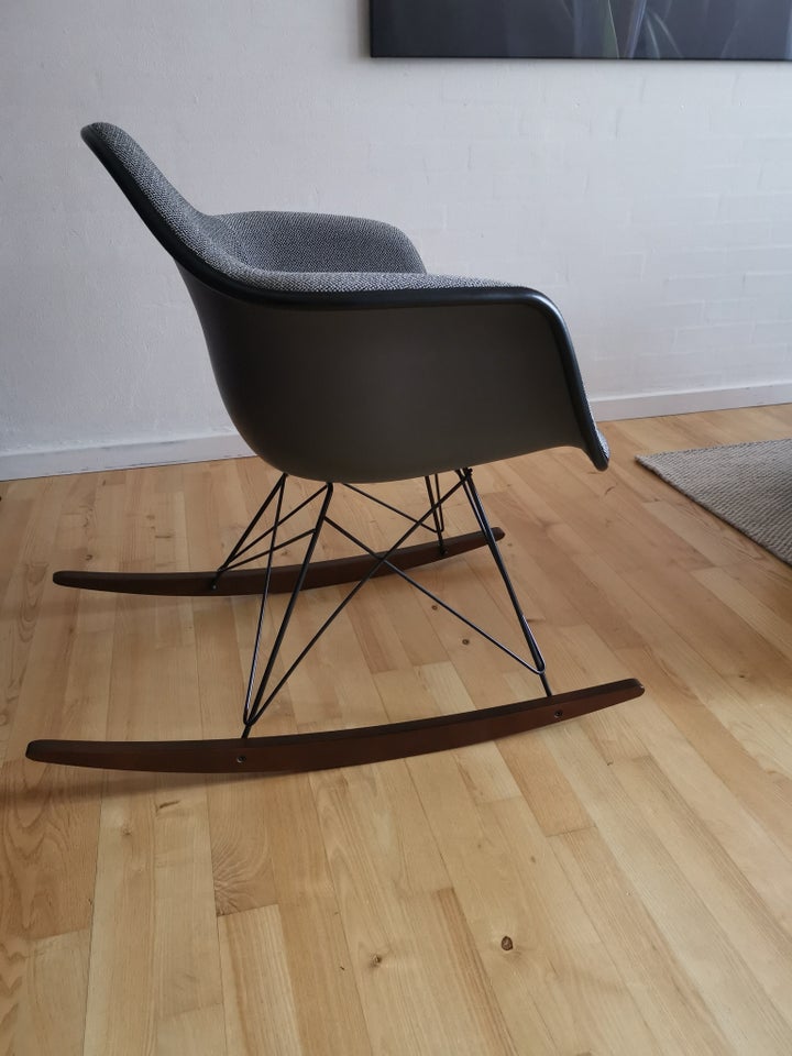 Eames Limited edition 2019 nr 752