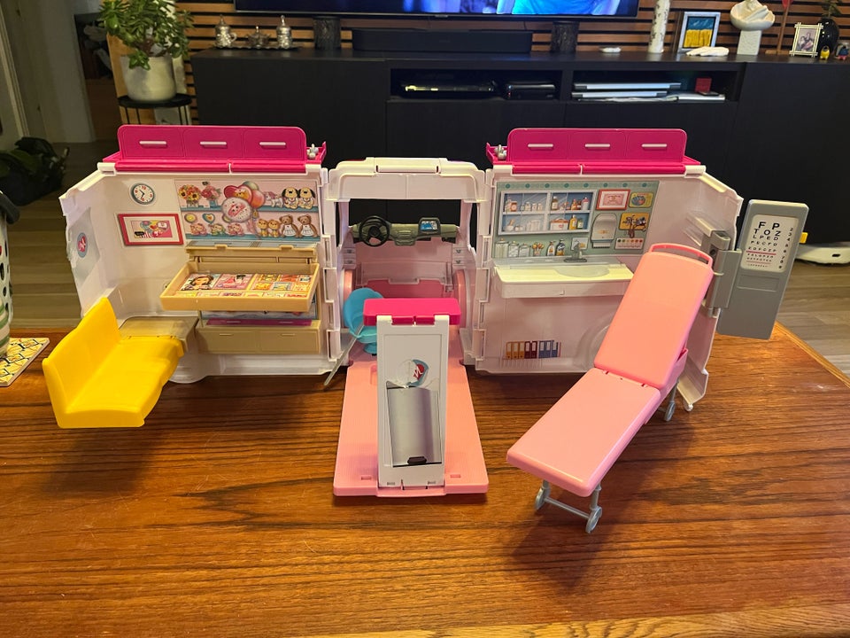 Barbie, Ambulance