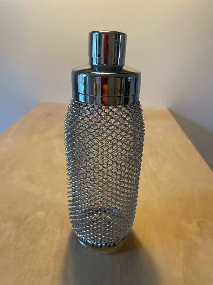 Cocktail shaker