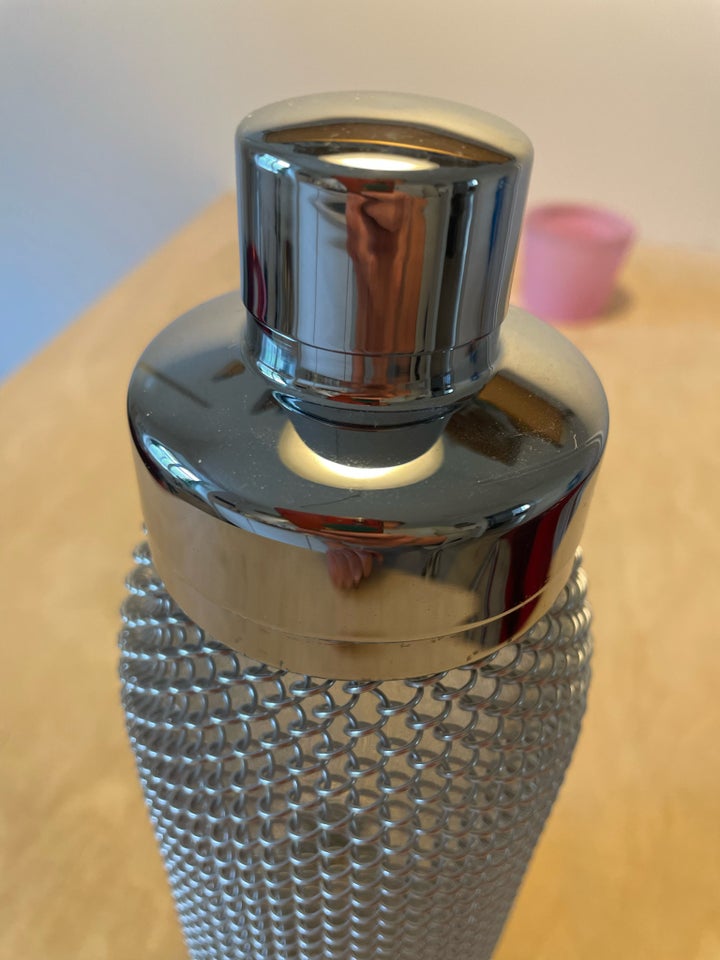 Cocktail shaker