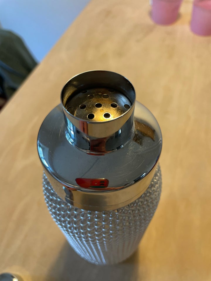 Cocktail shaker