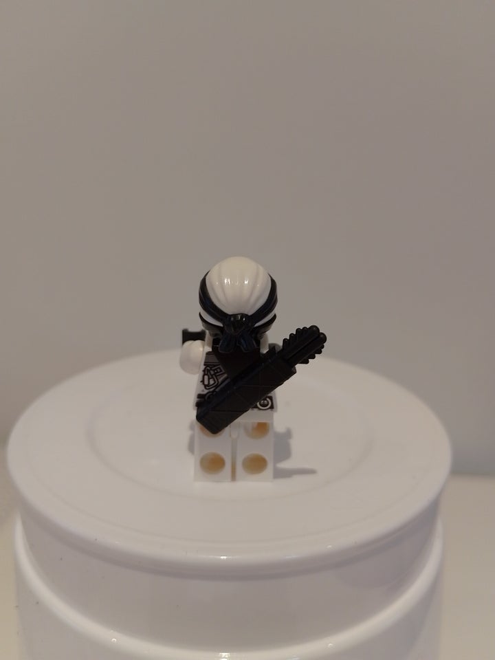 Lego Ninjago, Zane minifigur