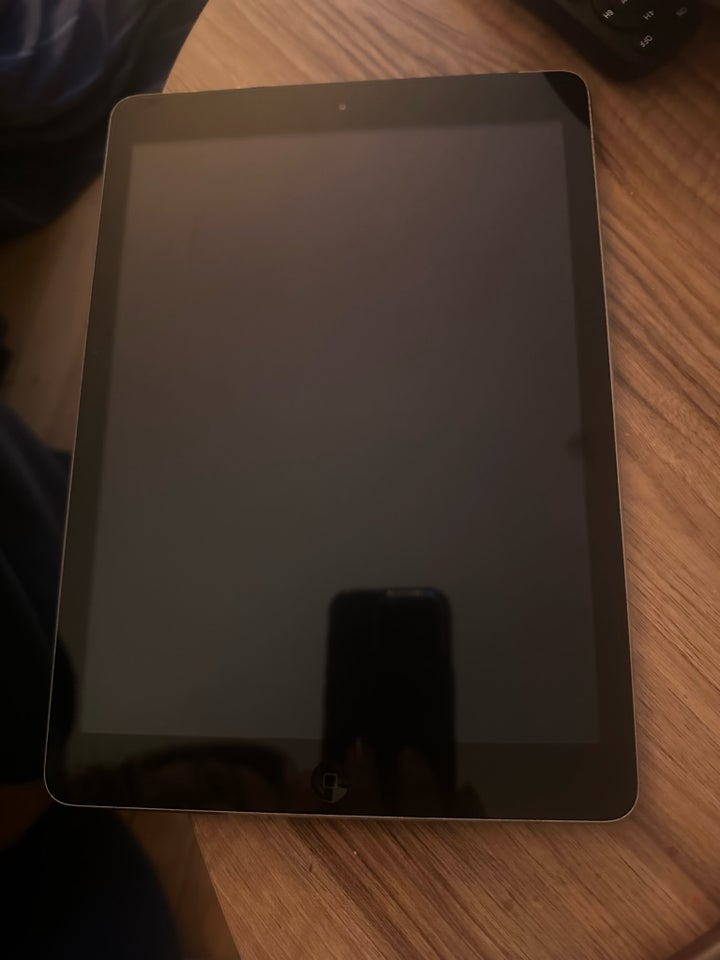 iPad Air, 16 GB, sort