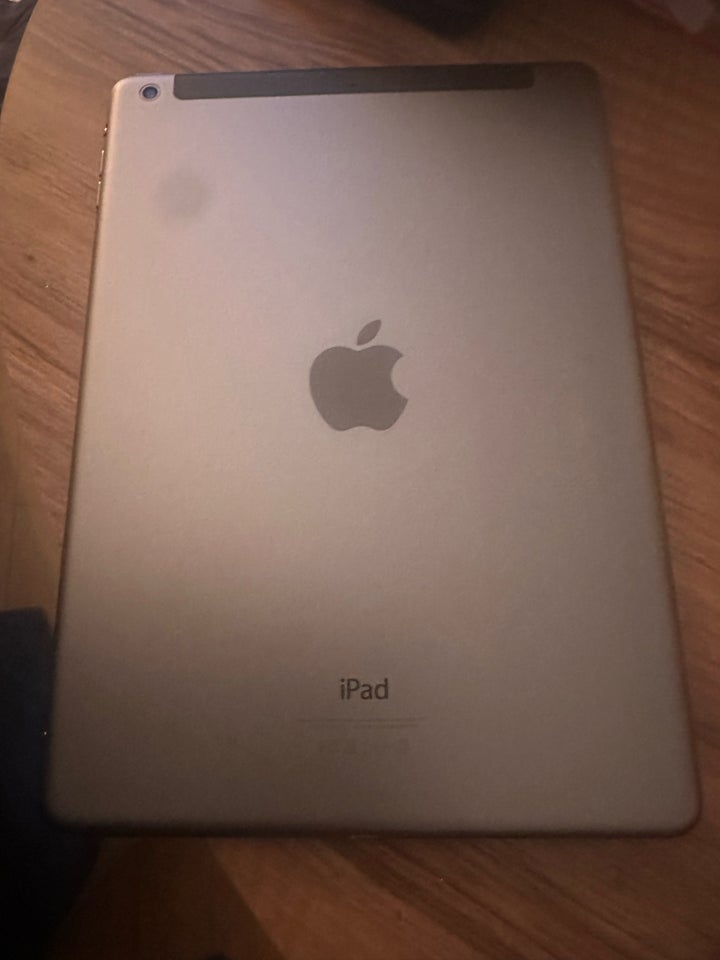 iPad Air, 16 GB, sort