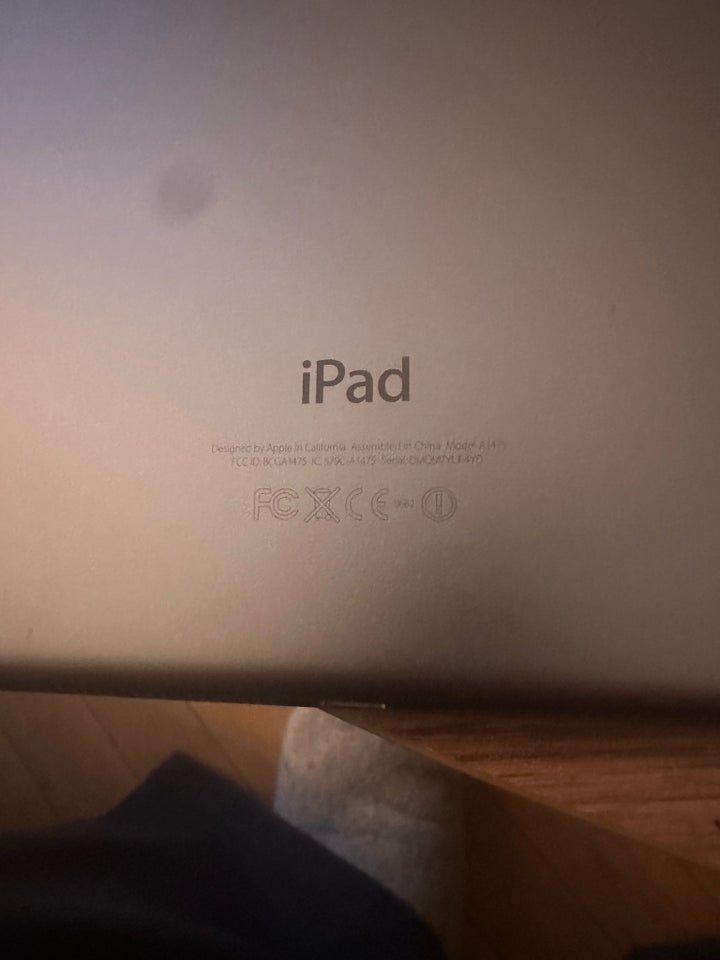 iPad Air, 16 GB, sort