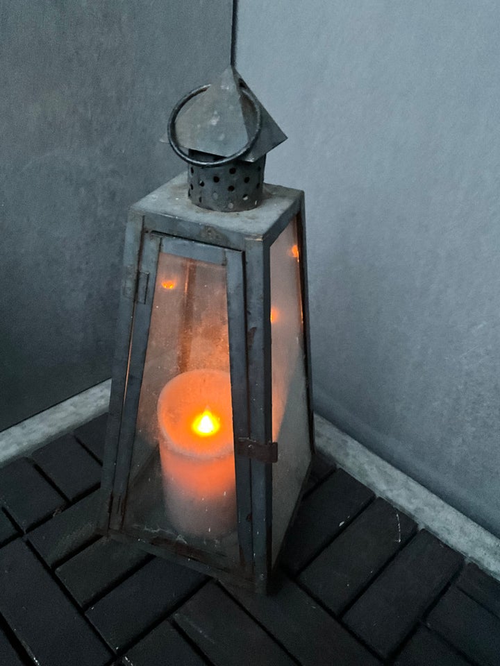 Lille StormlampE, “Hergestellt in