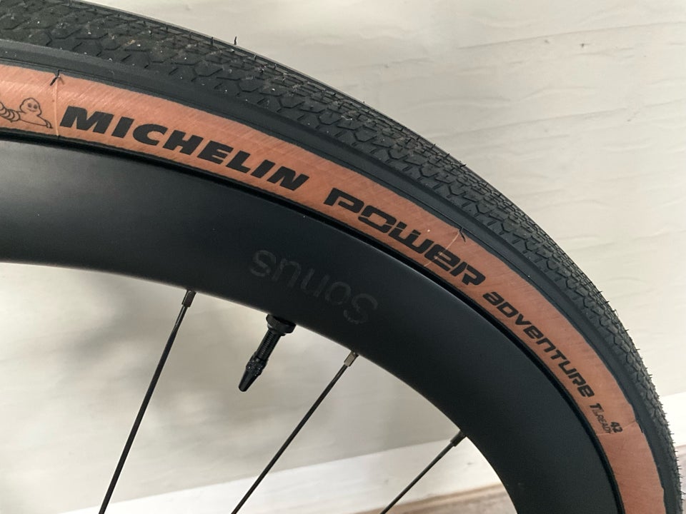 Dæk, Michelin Power Adventur