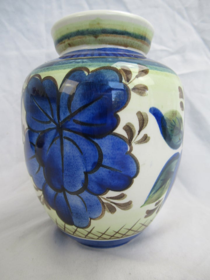 Gammel Vase Med Blomster 1304/345