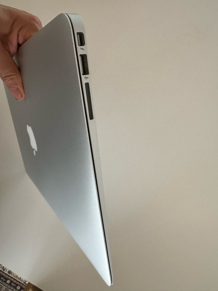 MacBook Air MacBook Air 13”