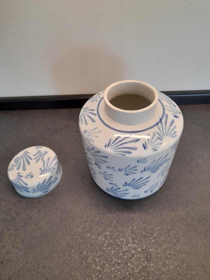 Porcelæn, Krukke med låg