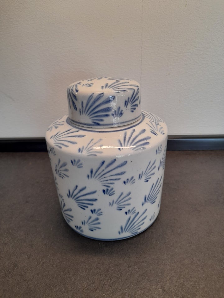 Porcelæn, Krukke med låg