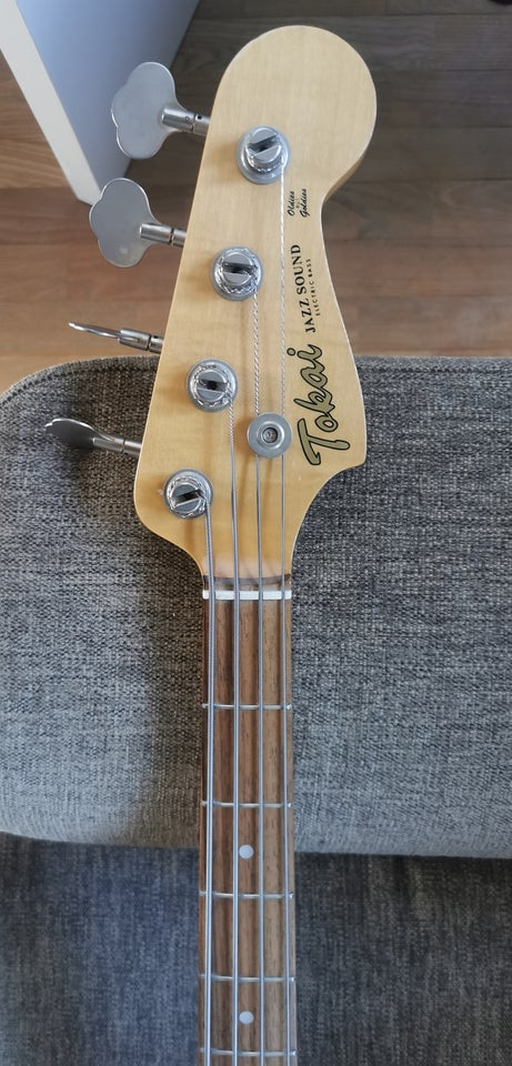 Bas, Tokai Jazz bass