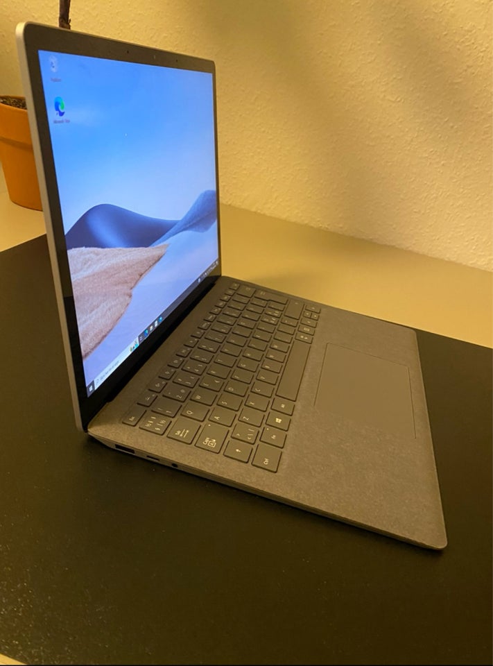 Microsoft Surface Laptop 4 21