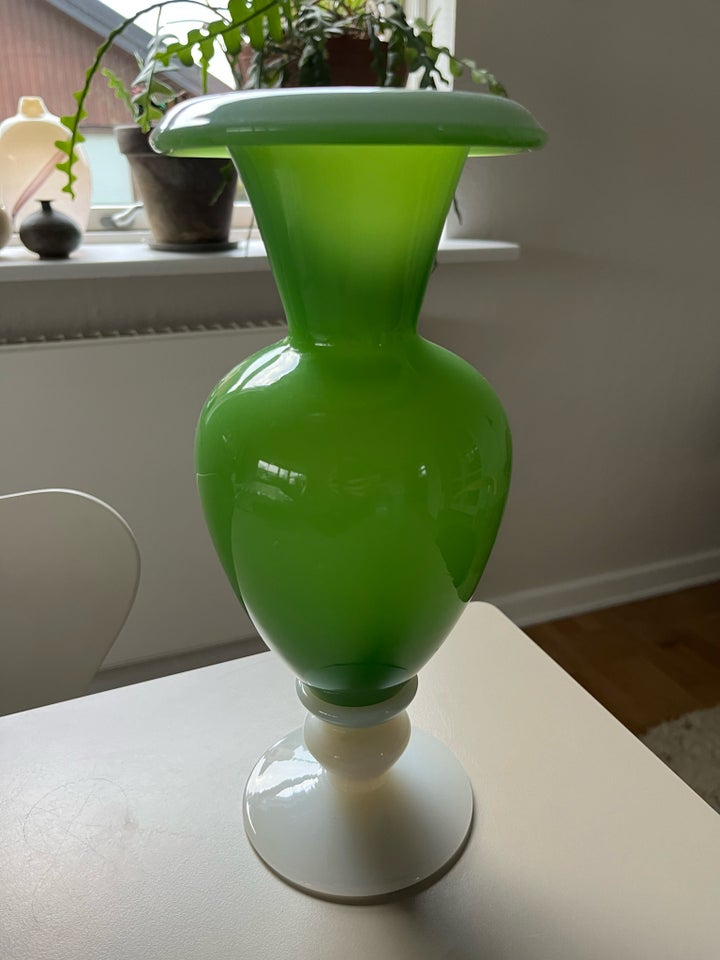 Større vase i opaline Vintage