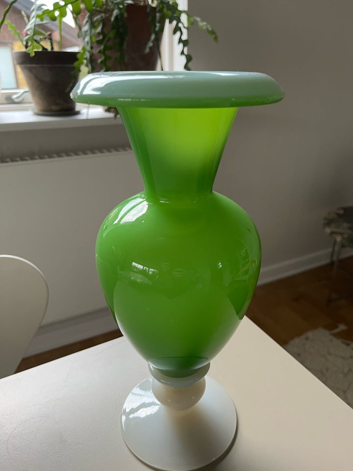 Større vase i opaline Vintage