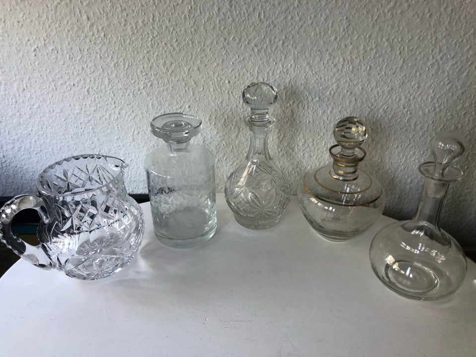 Glas, 4 karafler + 1 kande