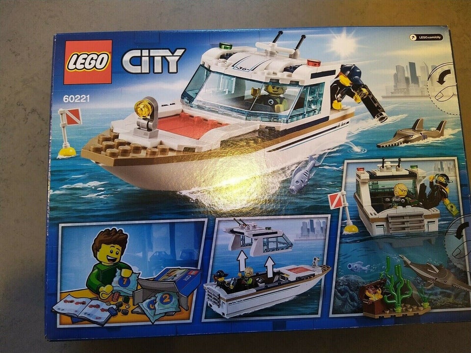 Lego City 60221