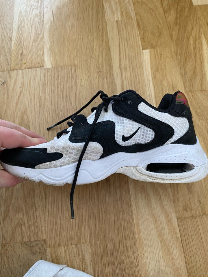 Kondisko, str. 39, Nike