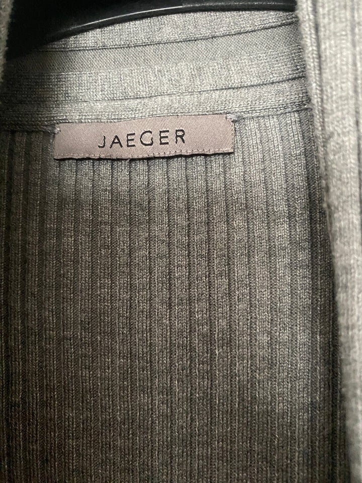 Cardigan, “JAEGER”, str. 40