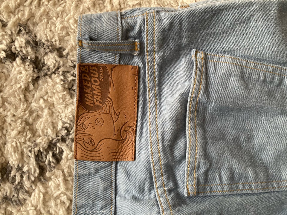 Jeans, Naked  Famous, str. 33