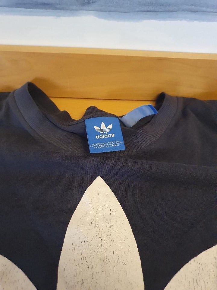 T-shirt Adidas str S