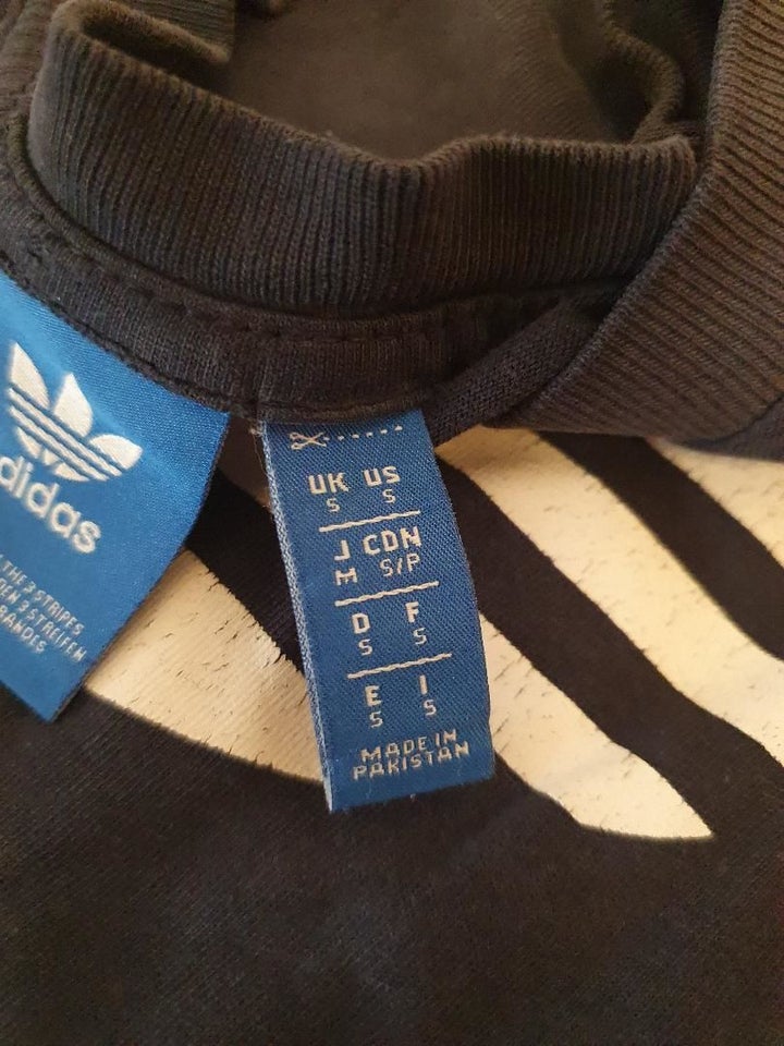 T-shirt Adidas str S