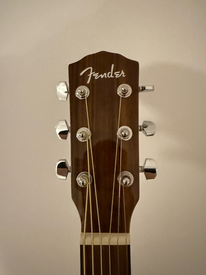 Halvakustisk, Fender CD-140SCE