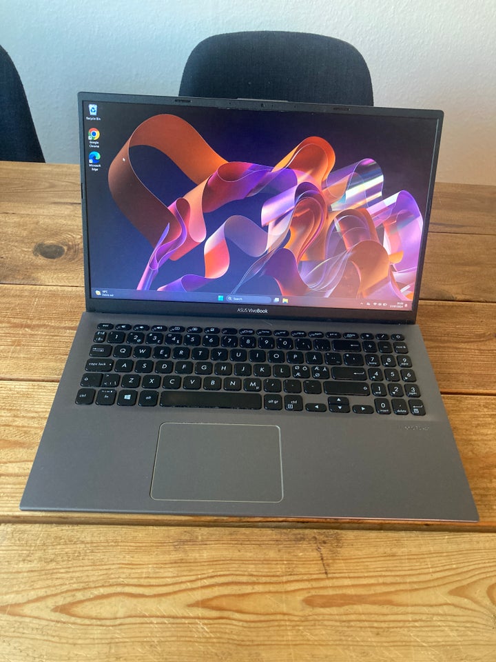 Asus Vivobook i5 8265U GHz 8 GB ram