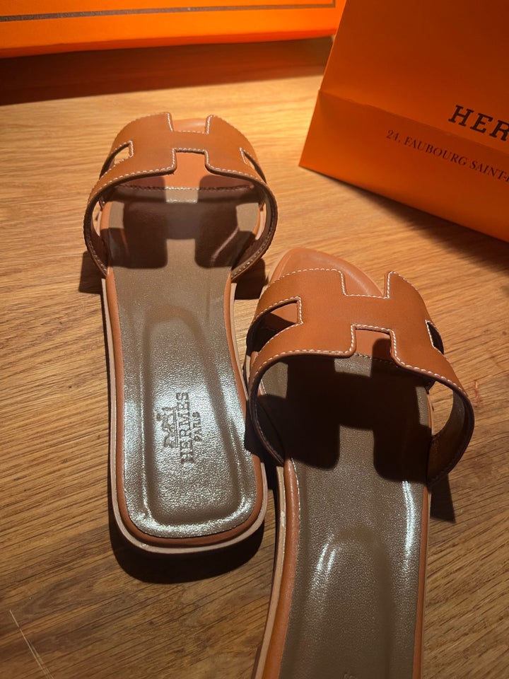 Sandaler, str. 41, Hermes