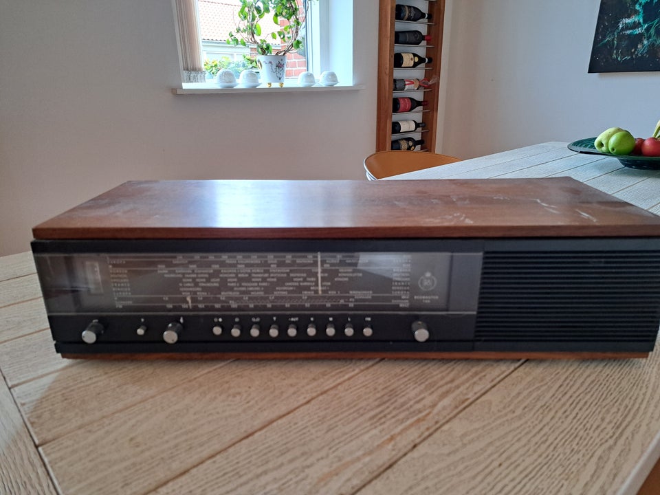 AM/FM radio, Bang  Olufsen,