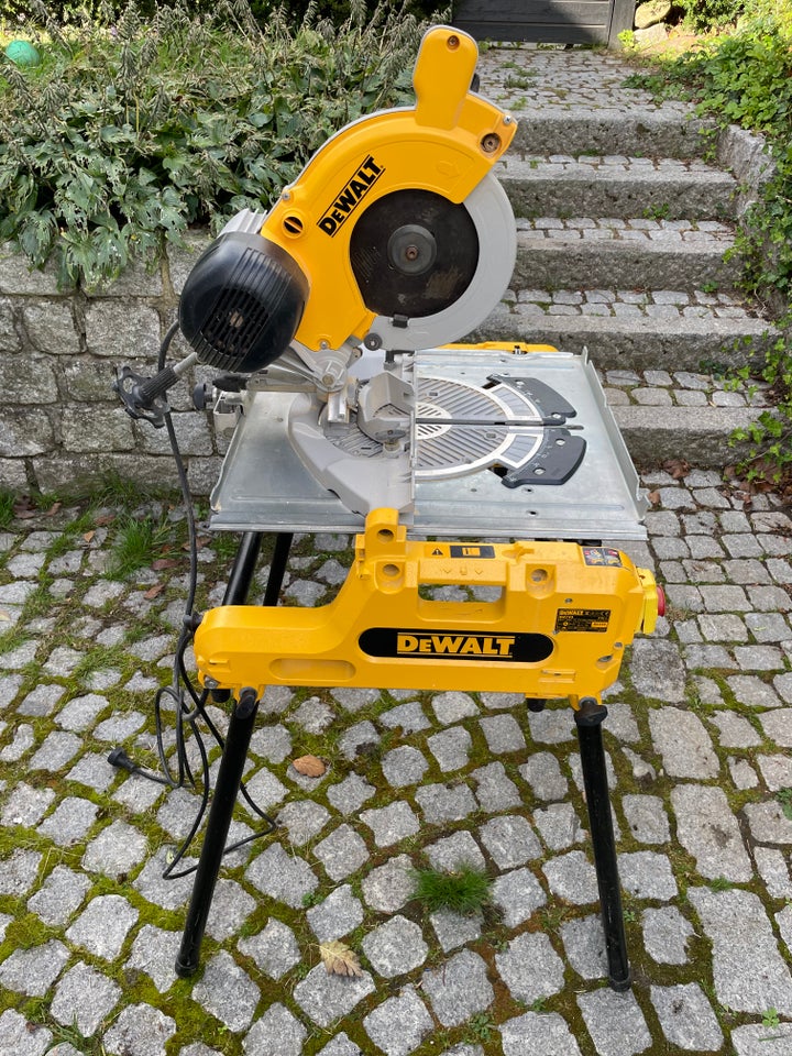 Kap- og geringssav, Dewalt DW743