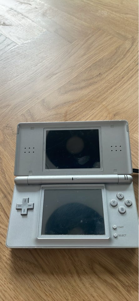 Nintendo DS Lite God