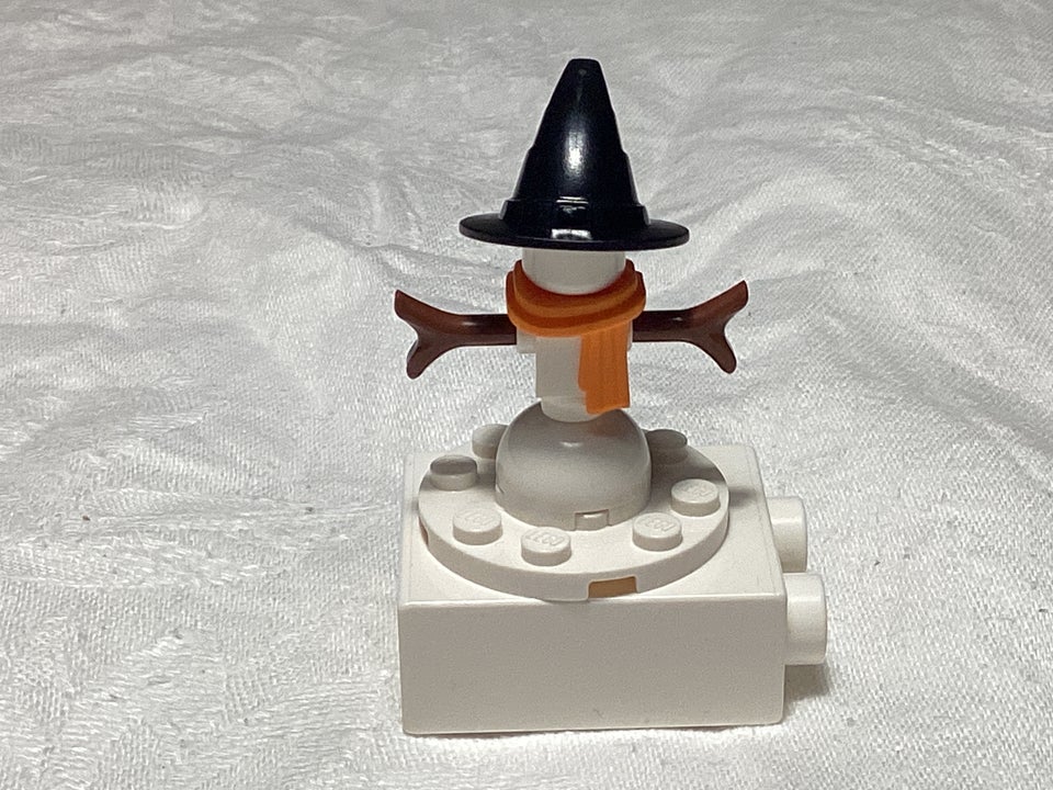 Lego Harry Potter Snow wizard