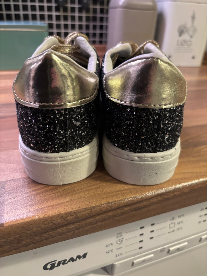 Sneakers, str. 39, Sort og guld