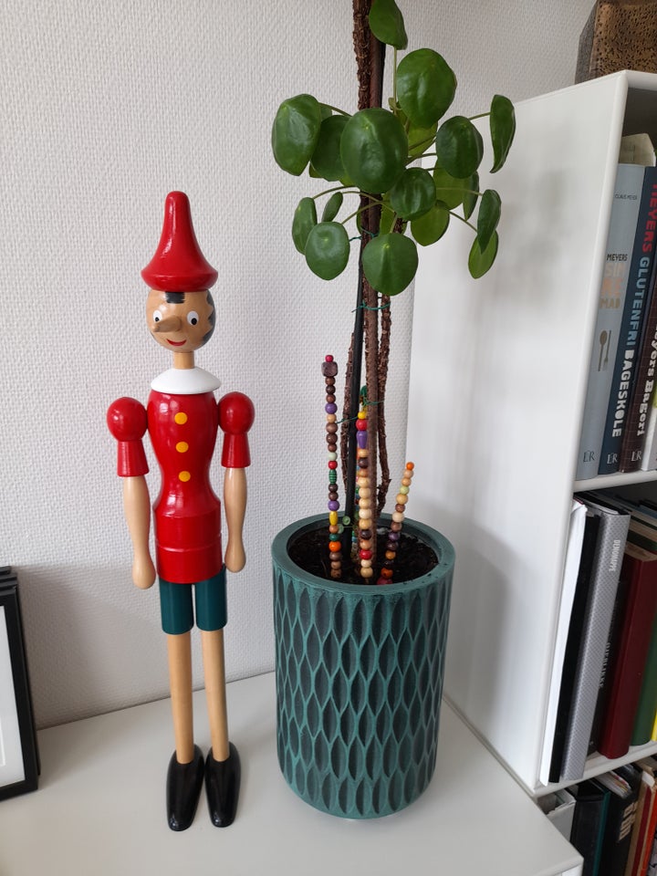 pinocchio i træ 61 cm høj